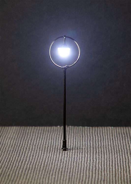 Latarnia parkowa LED Faller 180205 (1)