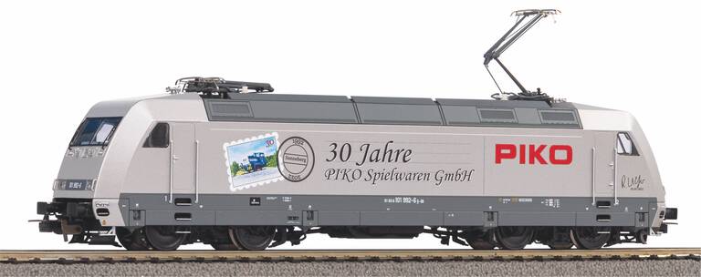 Model jubileuszowy na 30-lecie PIKO Spielwaren GmbH: Lokomotywa BR 101 PIKO 51110 (1)